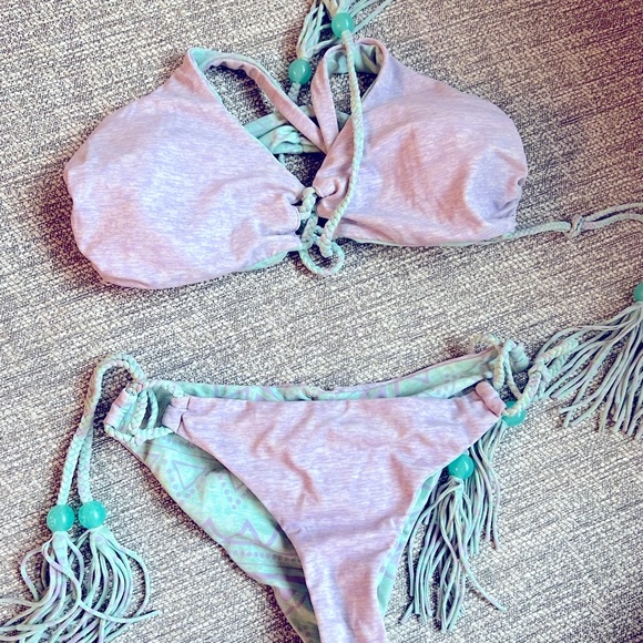 Victoria’s Secret Boho Reversible Bikini Set - Picture 3 of 3